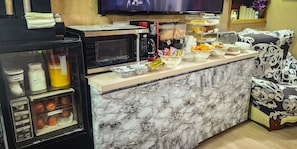 Free daily continental breakfast