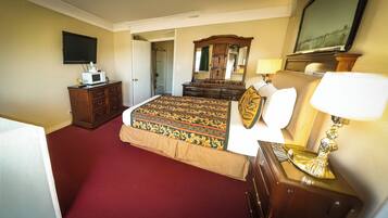 Deluxe Room, 1 Queen Bed, Non Smoking, Refrigerator & Microwave | 1 bedroom, premium bedding, soundproofing, free WiFi