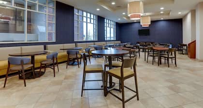 Drury Inn & Suites St. Louis Arnold