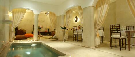 Check-in/check-out kiosk