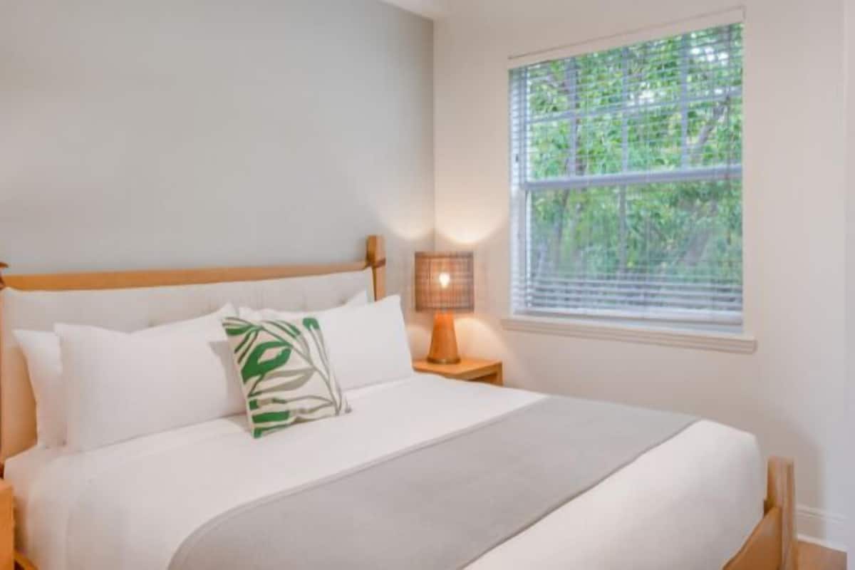 brand new two king bedroom bay view | 2 bedrooms, premium bedding, pillow-top beds, in-room safe