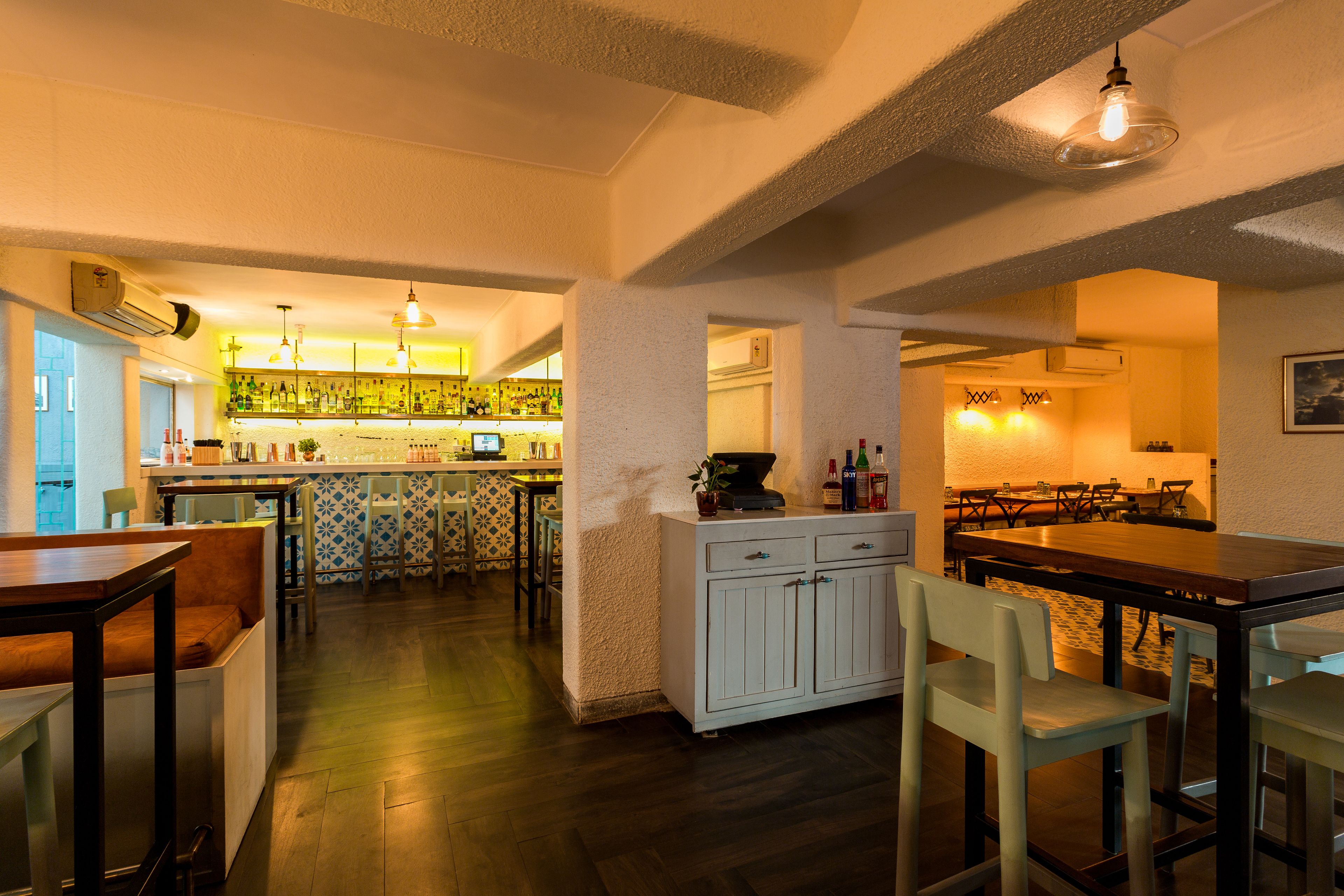 daily buffet breakfast (inr 700 per person)