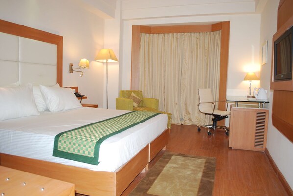 In-room safe, desk, soundproofing, iron/ironing board