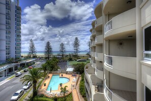 Front of property - Kirra Beach Apartments (Coolangatta)