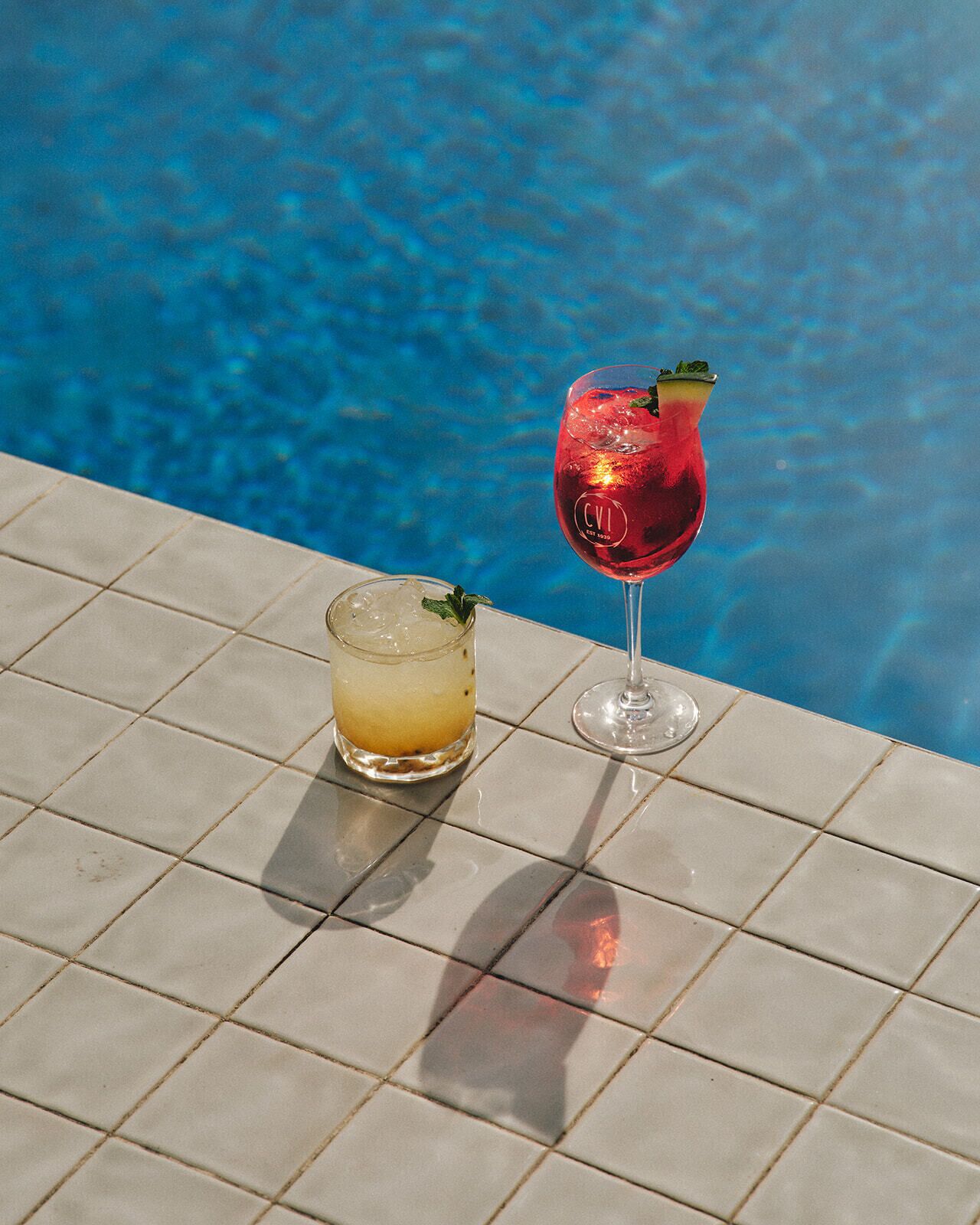 Outdoor pool, pool loungers