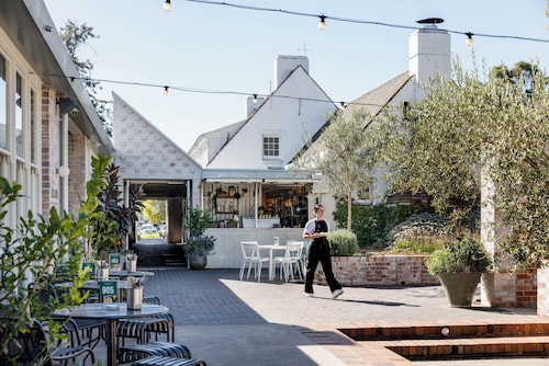 Camden Valley Inn