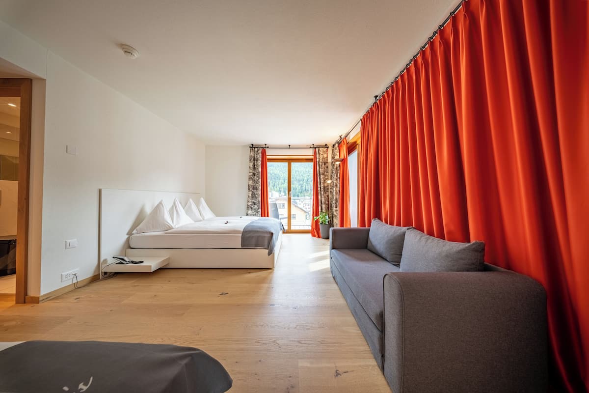 Standard Apartment, 1 Bedroom | In-room safe, cribs/infant beds, free WiFi, bed sheets