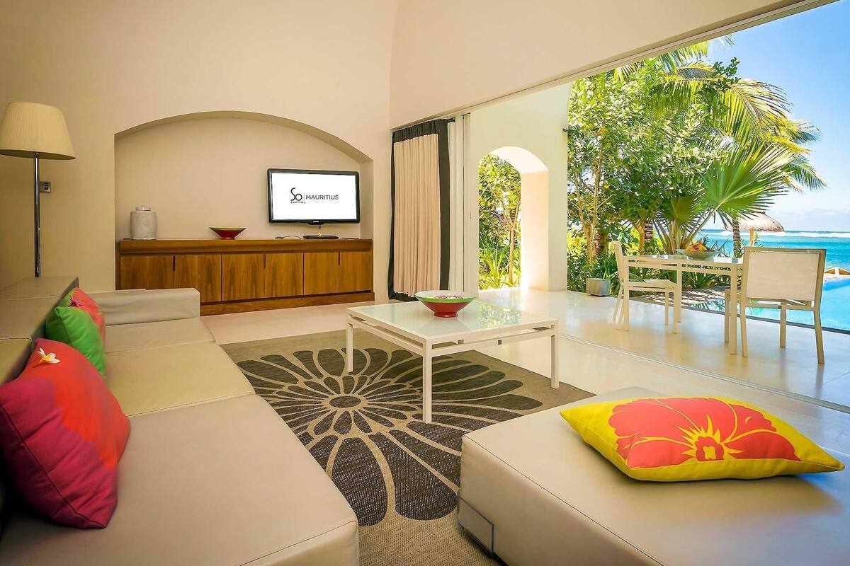 Villa, 2 soverom, privat basseng, ved strandkanten (SO VIP, Living Room, Private Garden) | Sengetøy i egyptisk bomull og sengetøy av topp kvalitet