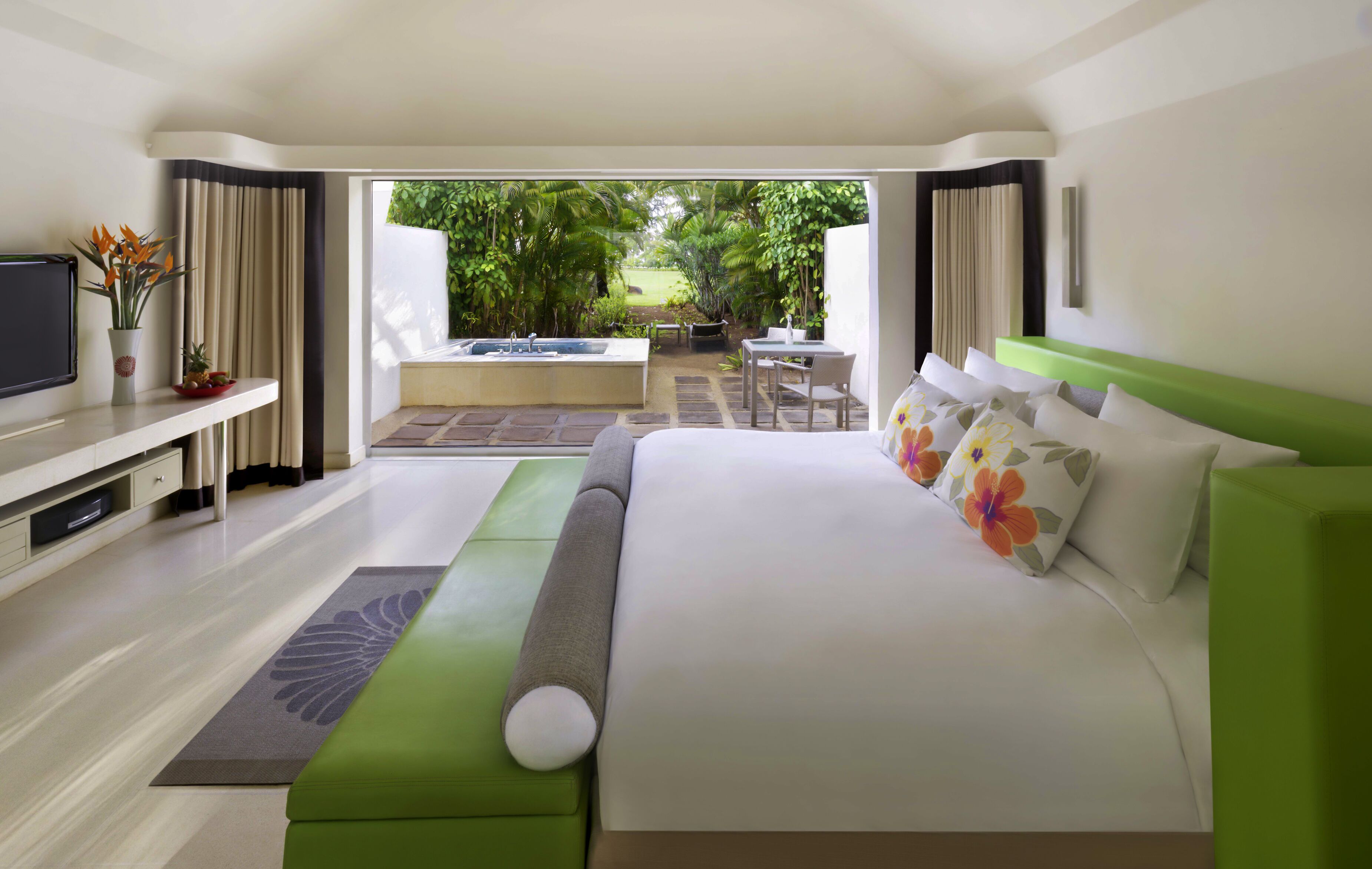 1 bedroom, egyptian cotton sheets, premium bedding, memory-foam beds