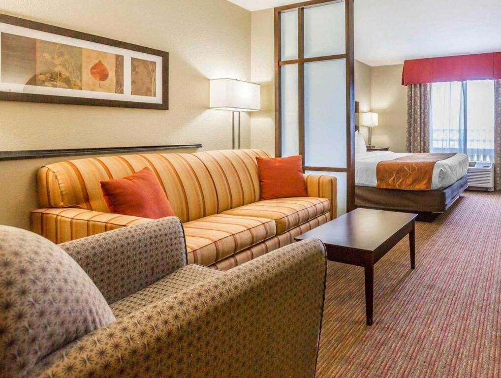 1 bedroom, premium bedding, pillowtop beds, desk