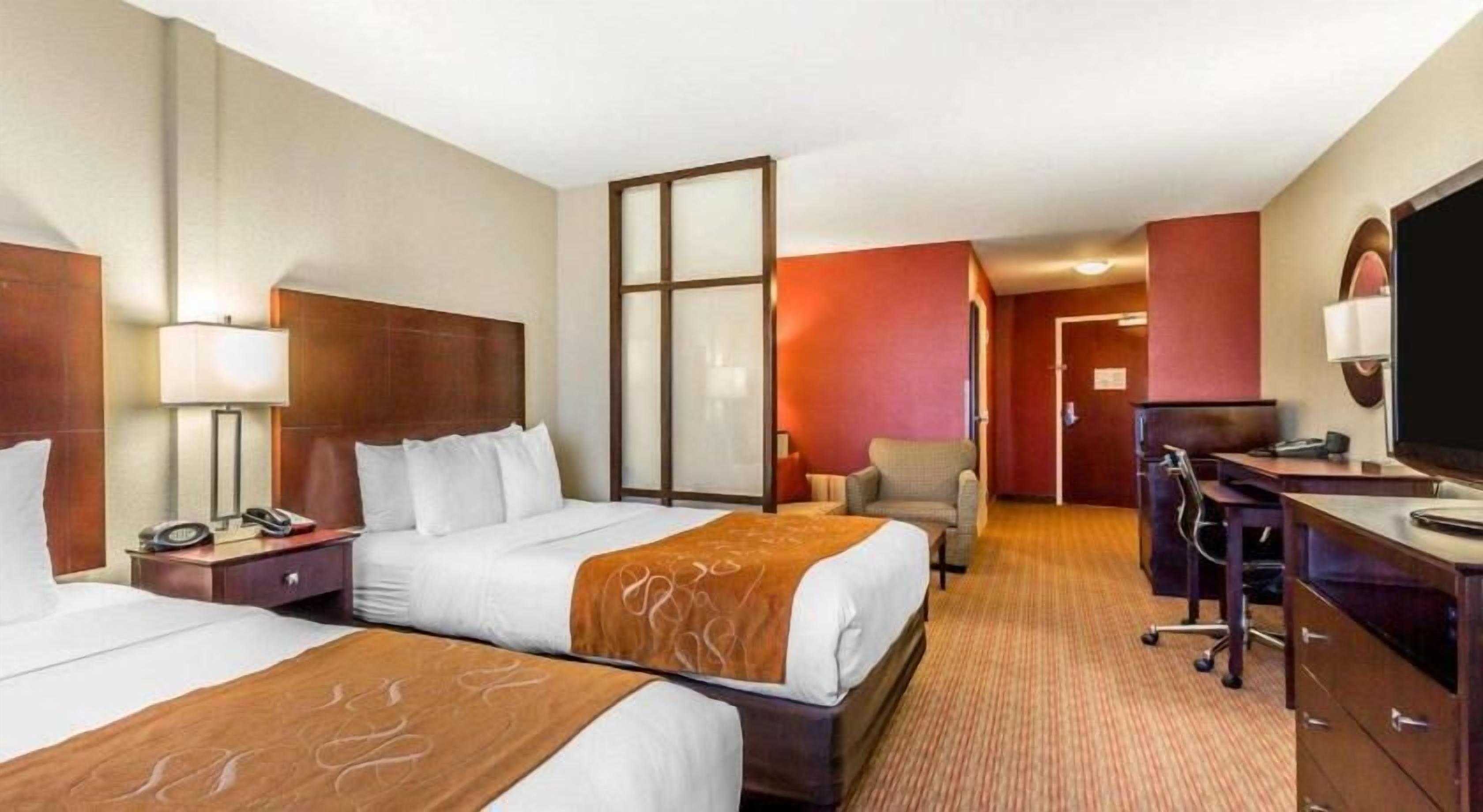 1 bedroom, premium bedding, pillowtop beds, desk