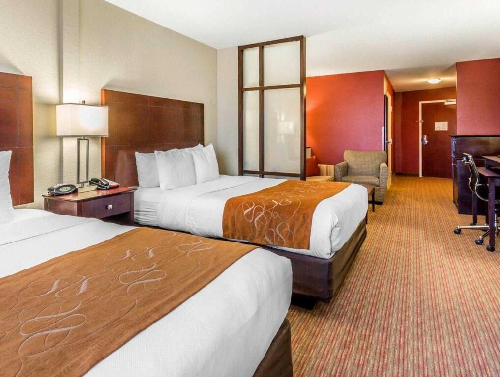 1 bedroom, premium bedding, pillowtop beds, desk