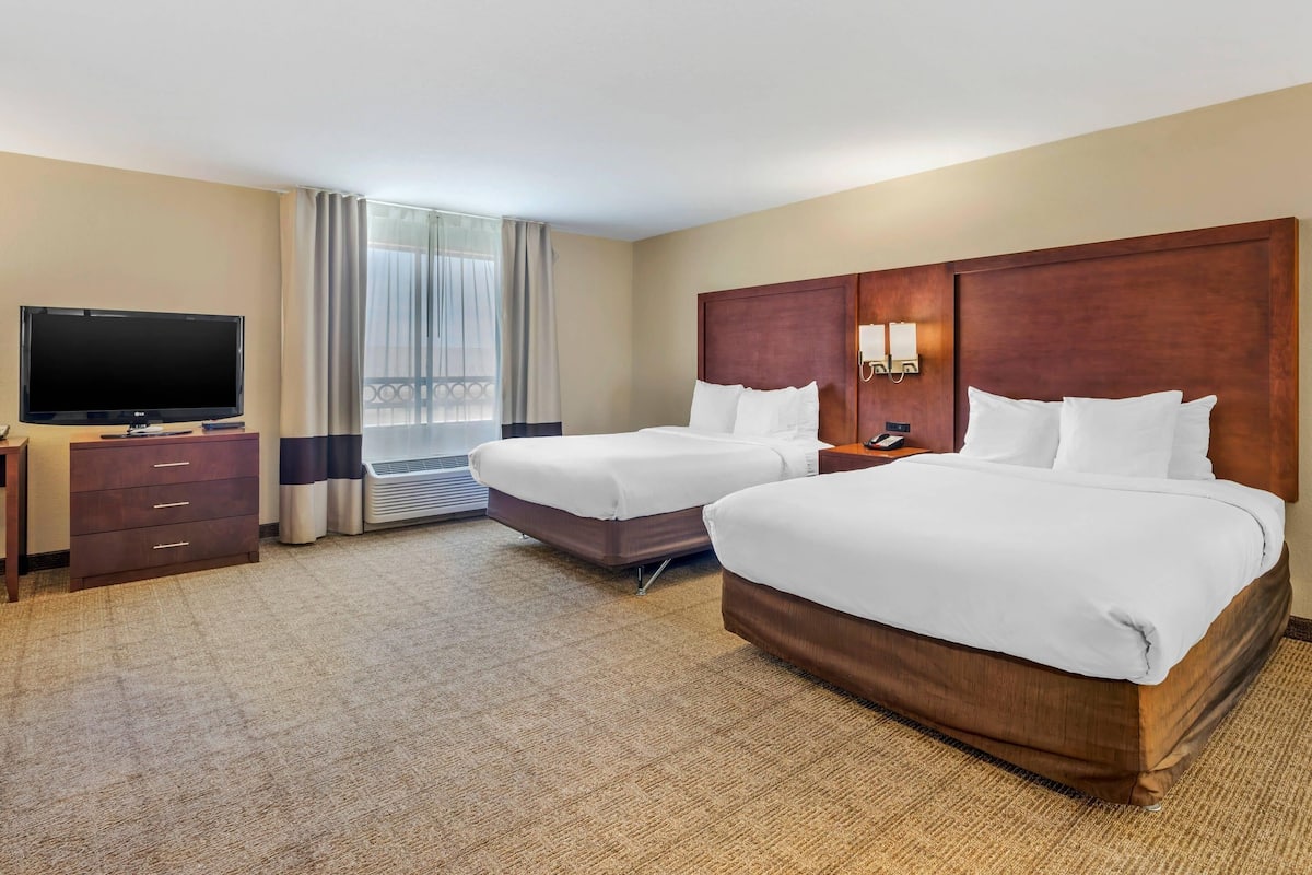 Suite, 2 grands lits, non-fumeurs | 1 chambre, literie de qualité supérieure, surmatelas, bureau