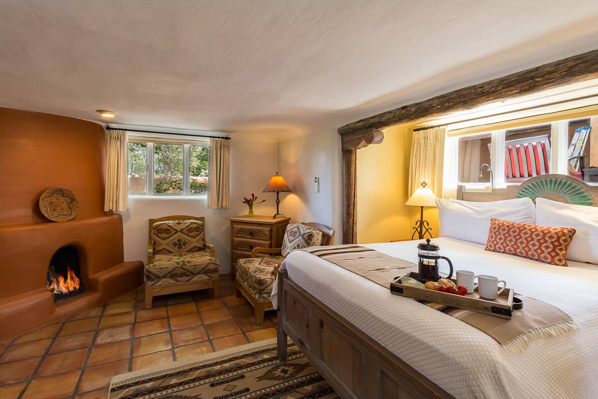Igor Stravinsky Room | Premium bedding, iron/ironing board (on request), free WiFi