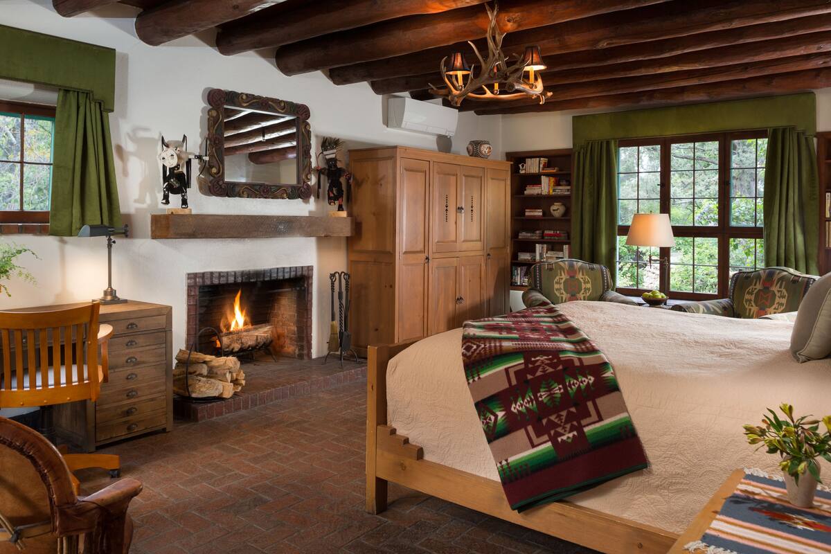Shaman Room | Premium bedding, iron/ironing board (on request), free WiFi