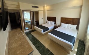 Blackout drapes, iron/ironing board, free WiFi, bed sheets - Hotel Real Del Sol  (Guadalajara)