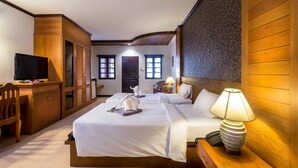 Deluxe Room | In-room safe, desk, blackout drapes, iron/ironing board (on request) - Jang Resort (Patong)