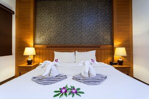 In-room safe, desk, blackout curtains, iron/ironing board - Jang Resort (Patong)