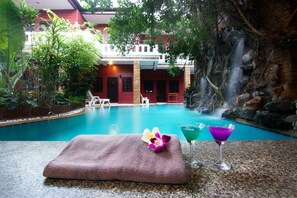 Outdoor pool - Jang Resort (Patong)