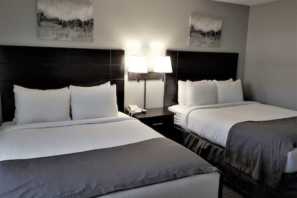 Deluxe Room, Multiple Beds (DELUXE QUEEN AND DOUBLE ROOM) | Egyptian cotton sheets, premium bedding, pillowtop beds