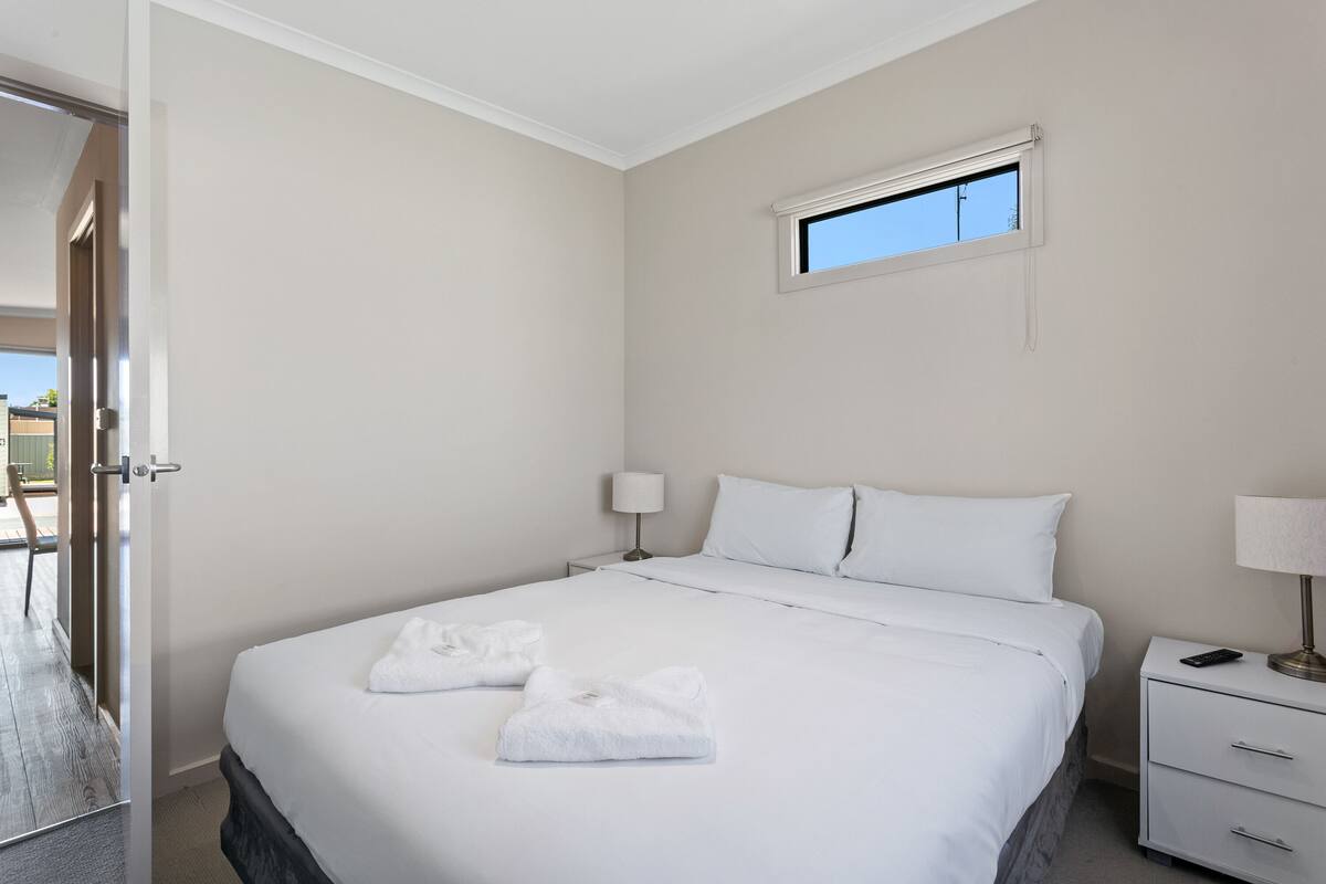 Cedar Cabin | 2 間睡房、免費 Wi-Fi、床單