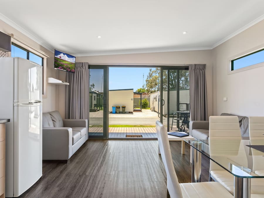 Cedar Cabin | In-room dining