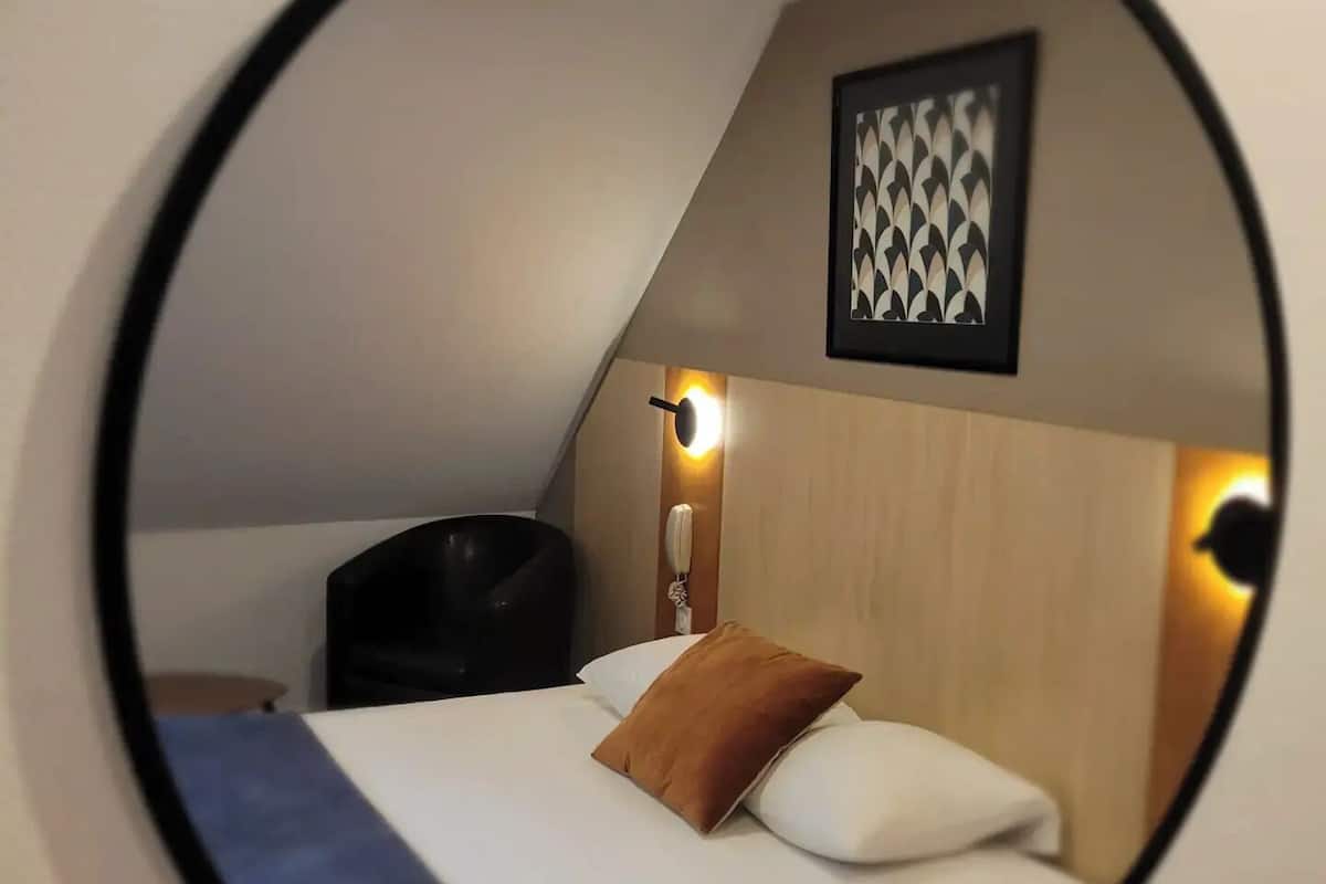 Quarto | Escrivaninha, cortinas blackout, quartos à prova de som