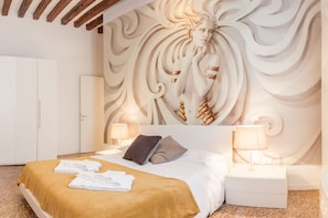 Hochwertige Bettwaren, Daunenbettdecken, individuell dekoriert