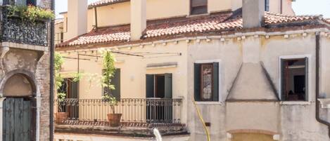 Standard-Apartment, 2 Schlafzimmer (Apt 3) (check-in online)) | Fassade der Unterkunft