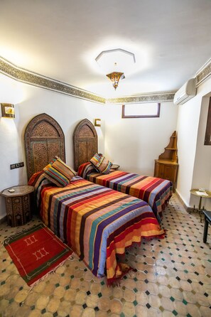 Twin Room | Premium bedding, blackout drapes, soundproofing, iron/ironing board - Riad Jardin Chrifa (Fes)