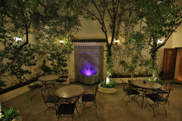 Breakfast, lunch, dinner served; Moroccan cuisine