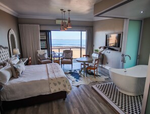 Studio Exécutif, 1 chambre, coin cuisine, vue mer | Literie de qualité supérieure, minibar, coffres-forts dans les chambres