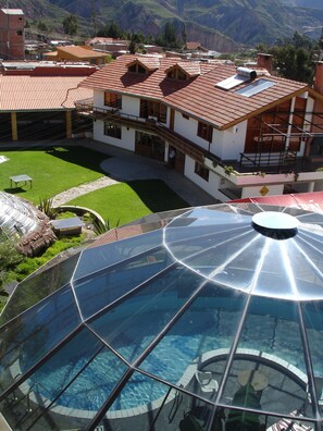 Outdoor dining - Oberland (La Paz)