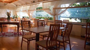Food court