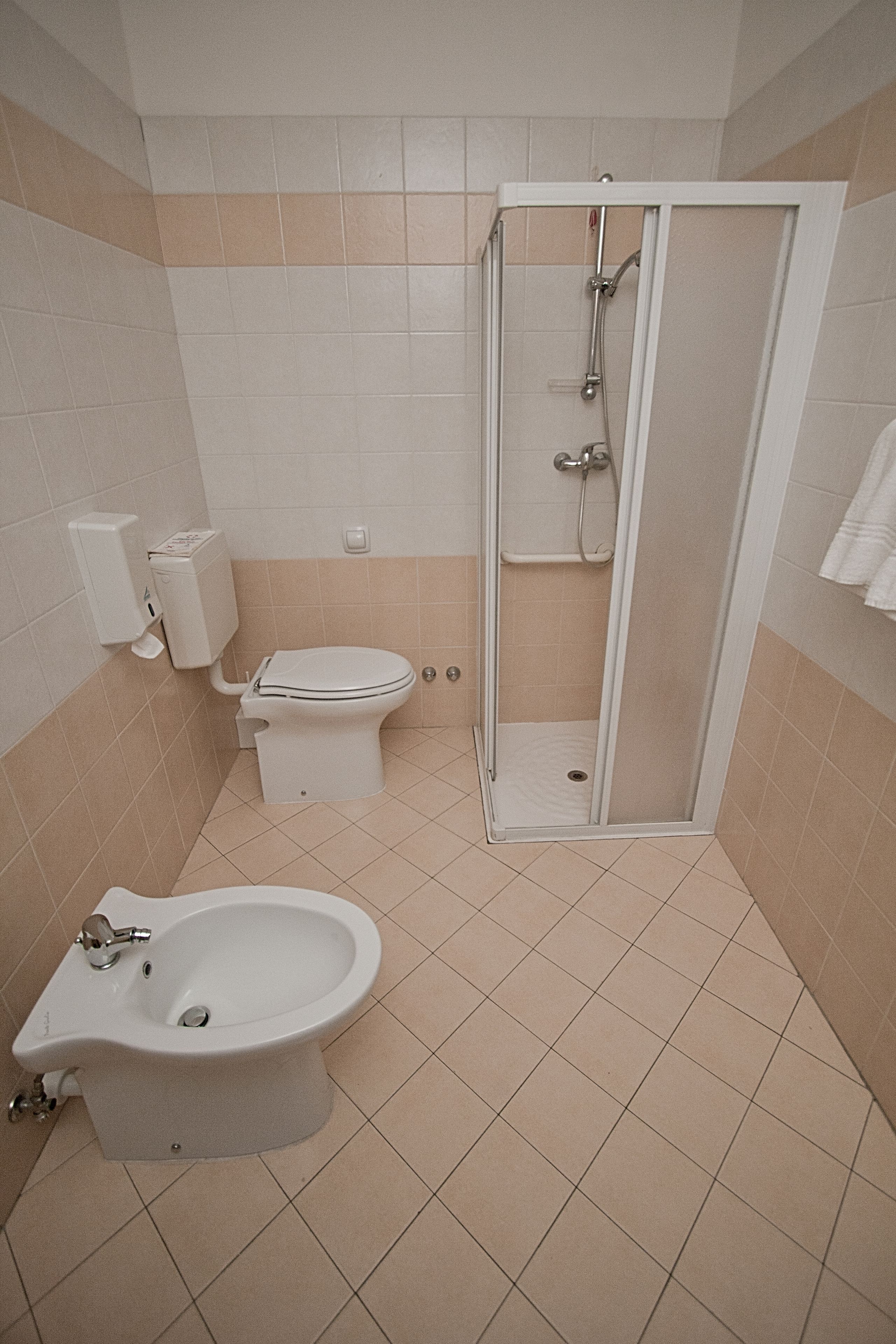 double room, balcony, lake view | bathroom | shower, free toiletries, towels