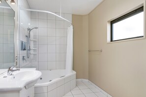 Hair dryer, towels - Kaikoura Gateway Motor Lodge (Kaikoura)