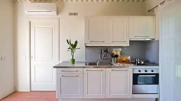Apartment for 4 people | Private kitchen | Fridge, stovetop, espresso maker, coffee/tea maker