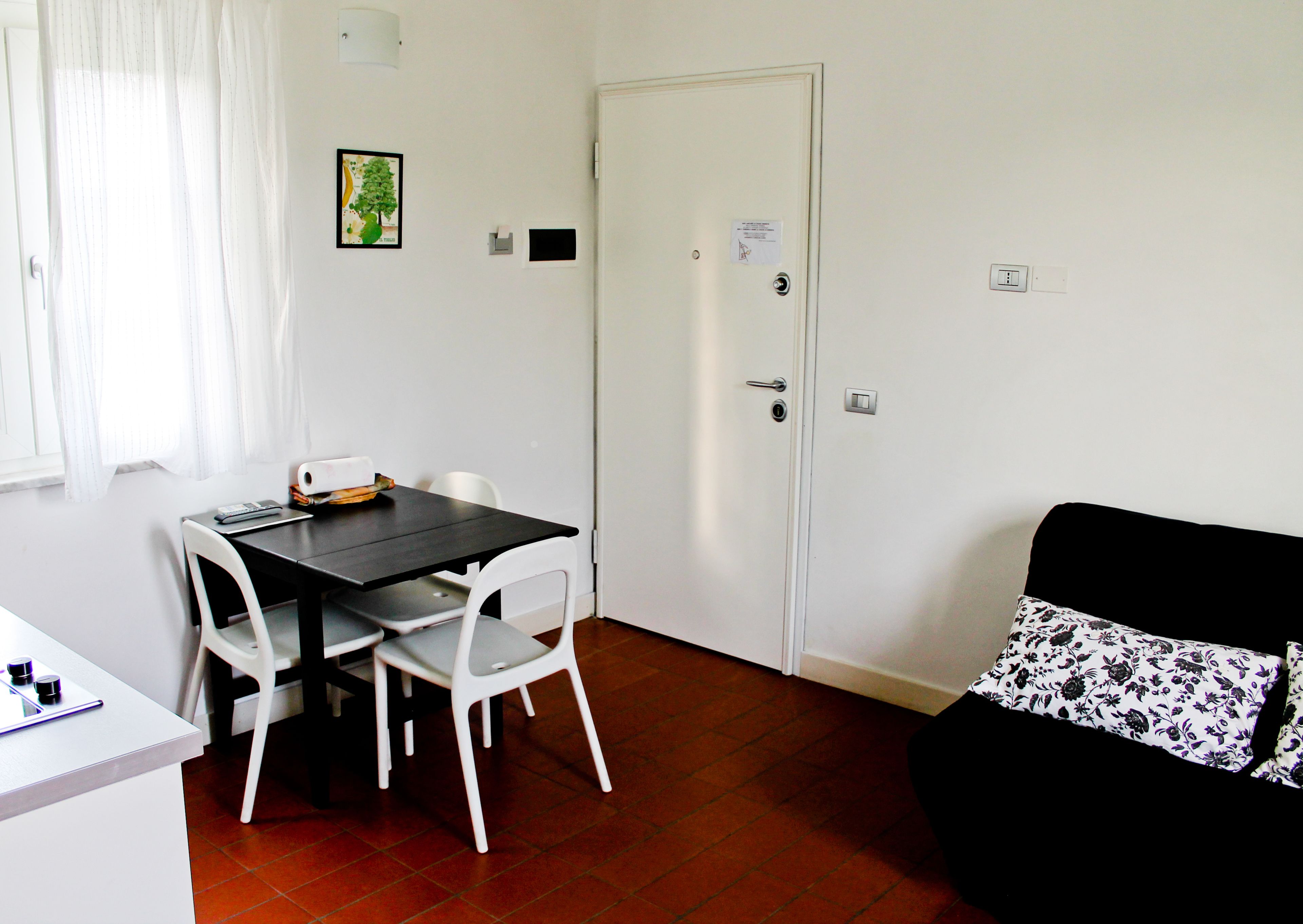 apartment for 4 people | in-room dining