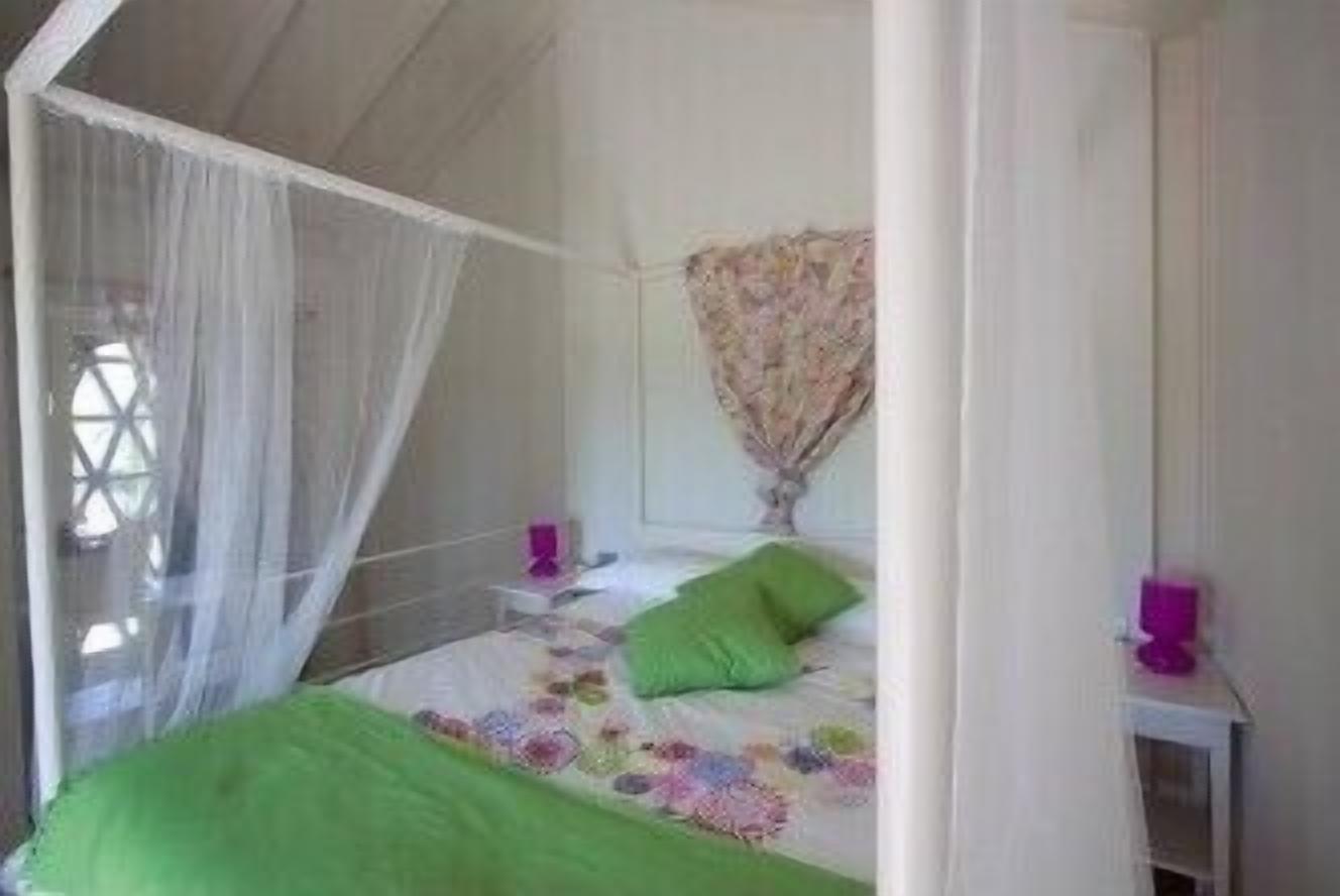 romantic apartment | desk, iron/ironing board, cots/infant beds, rollaway beds