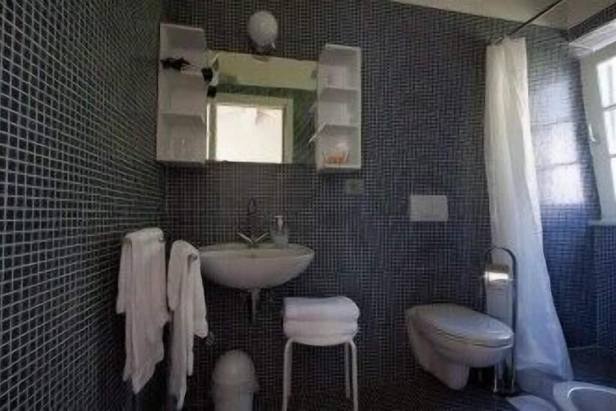 apartment for 2 people | bathroom | shower, free toiletries, hair dryer, towels