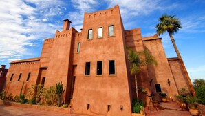 Front of property - Kasbah & spa Agounsane (Ourika)