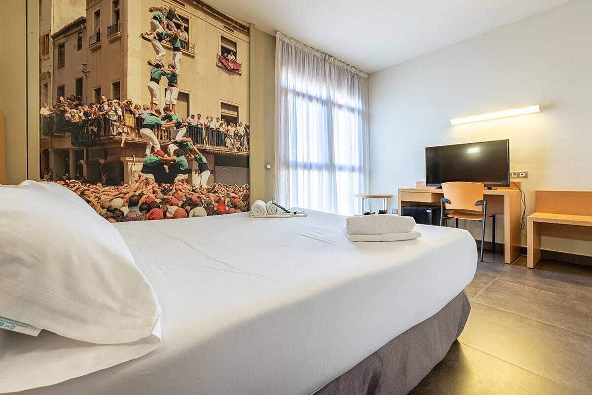 Double Room | Minibar, in-room safe, desk, soundproofing