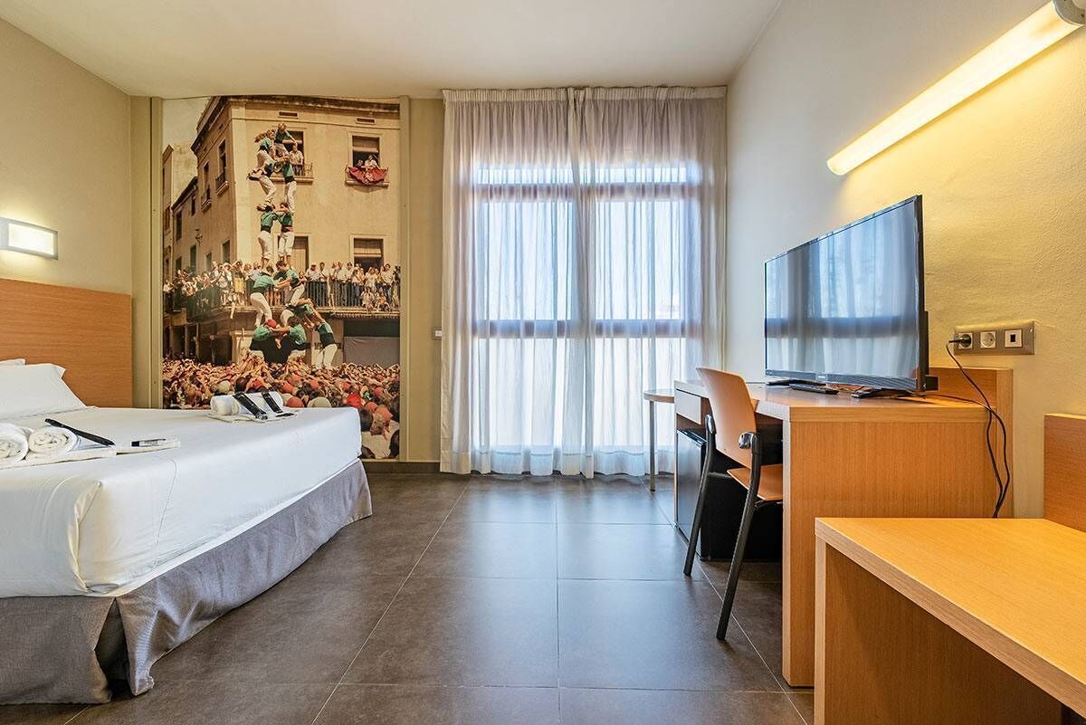 double room | minibar, in-room safe, desk, soundproofing