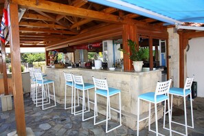 Poolbar
