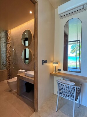 1 Bedroom Beach Front Villa | Bathroom | Shower, free toiletries, hair dryer, towels