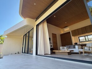 1 Bedroom Beach Front Villa | 露台