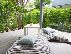 Superior Suite Garden Side Villa | Living area | 40-inch Smart TV with digital channels