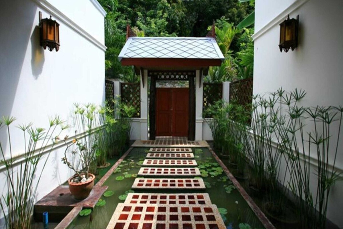 Lagoon Pool Villa | Hiên