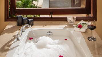 Villa, 3 Bedrooms | Deep soaking bathtub