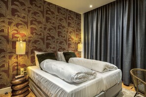 Kamar Mewah | Minibar, brankas, meja kerja, dan setrika/meja setrika